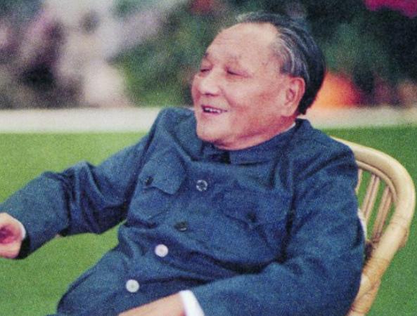52年邓小平主政西南，得知一县长婚外通奸，邓小平的处理十分高明