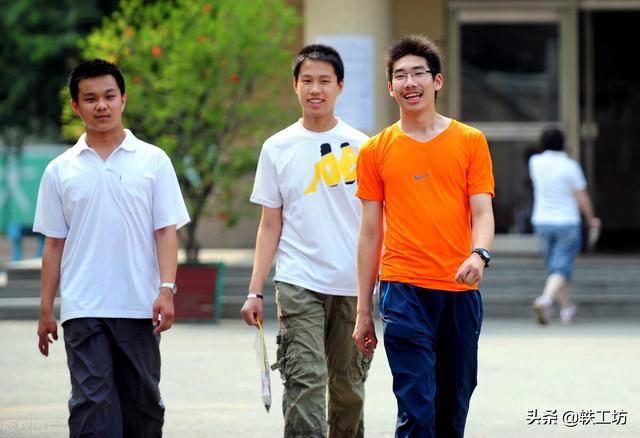 孩子以后有没有出息，关键看3点！成绩优不优秀是次要的