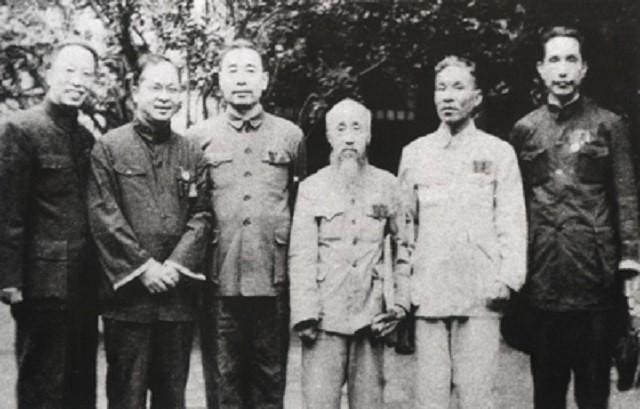 揭秘开国大典前夕，第一届政协会议始末：毛主席并非全票当选主席