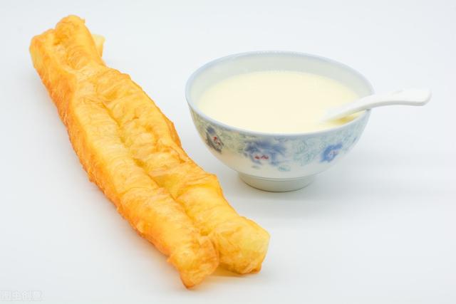 早餐该吃什么？早餐吃什么比较有营养？