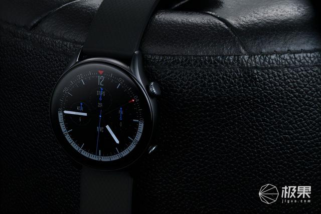 华米GTR 3 Pro智能手表来了！内置自研系统一键测量，30天超长续航