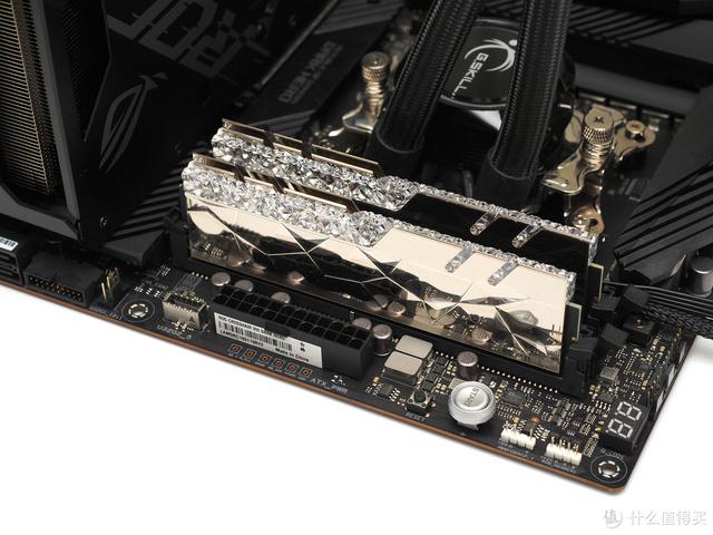 閃耀中端的利器！華碩 STRIX RADEON RX6600XT O8G首發評測