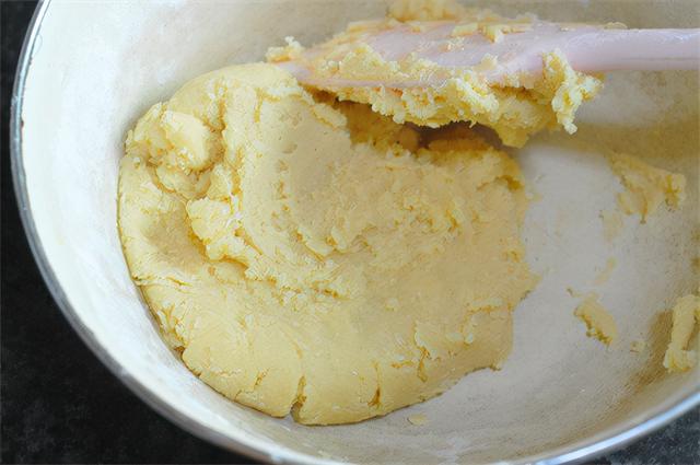 万圣节，给孩子烤盘“扫帚”应应景！酥得掉渣的配方，出炉秒光