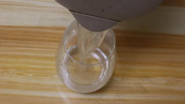 长痱子就要用痱子粉?好百邻育婴师教你用这3招，比痱子粉管用得多