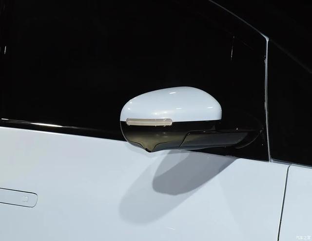 充电8分钟续航200km！游戏狂人造的车什么样？