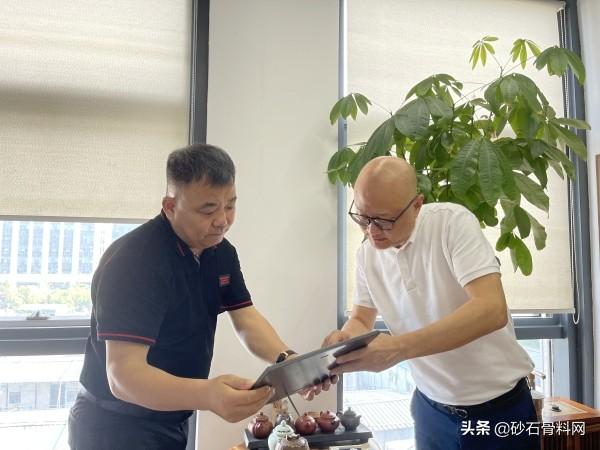 济宁立式板锤制砂机