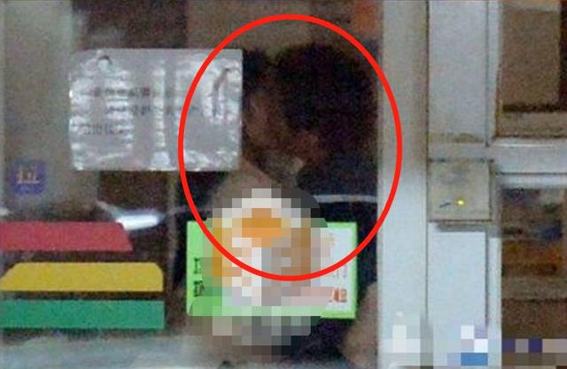 传杨采钰嫁陈金飞:杨采钰陈金飞领证结婚是真的吗杨采钰陈金飞领证结婚具体什么情况