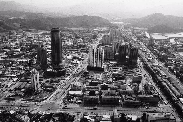 金嗓子退市，老干妈不辣，十三香不香，农民企业家为何屡屡碰壁？