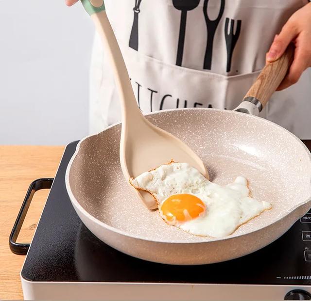 洗碗机的工作原理是什么（新买的洗碗机居然洗不了碗）