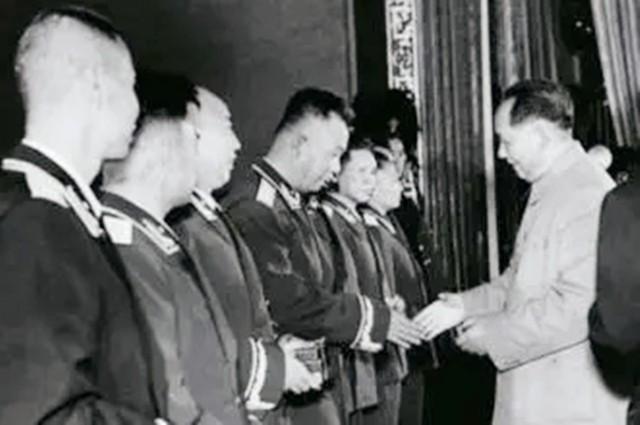 中将是什么级别的干部（元帅与大将、上将、中将、少将享受怎样待遇）