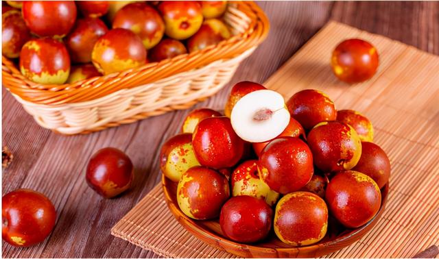 肠胃不好的人，要谨记：这4种水果容易伤肠胃，请尽早拉入黑名单