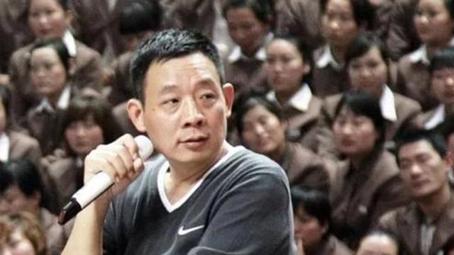 胖东来创始人于东来：90%利润给员工，冲在抗洪第一线