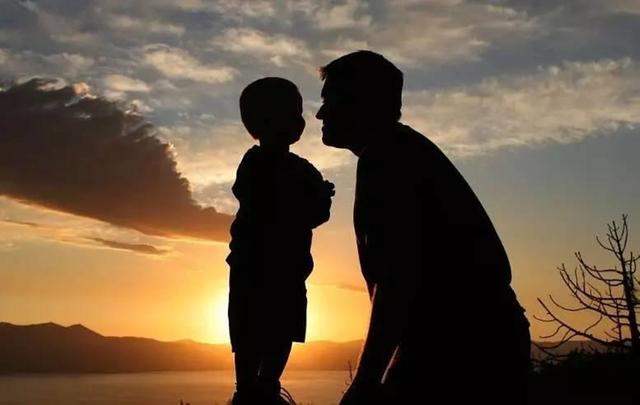 当孩子被欺负时，请别替他说“没关系”，你的不在意对他伤害很大