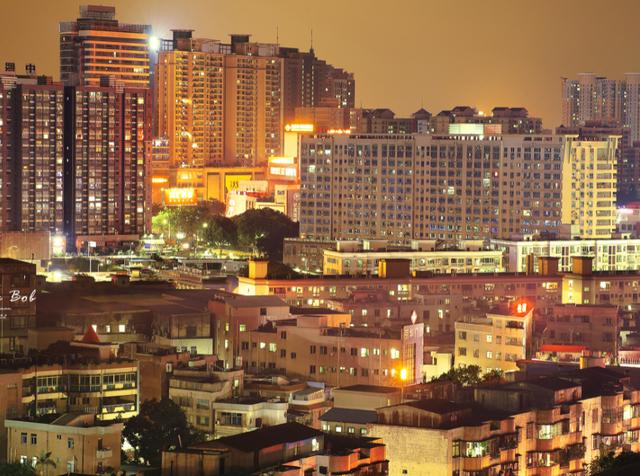 东莞首富王金城：初中辍学卖菜起家，身家300亿，50岁却患癌早逝