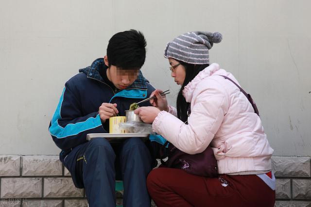 良好的饮食习惯我们都知道好，可是为什么我们还是将就孩子呢？