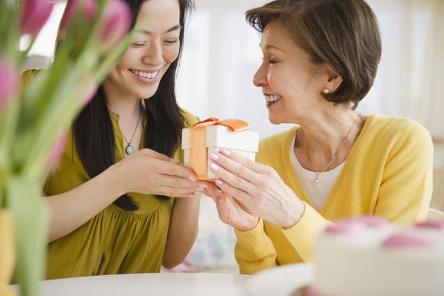 匯集母親節爆款禮物清單：阿姨評價前兩個最實用，表示好羨慕！