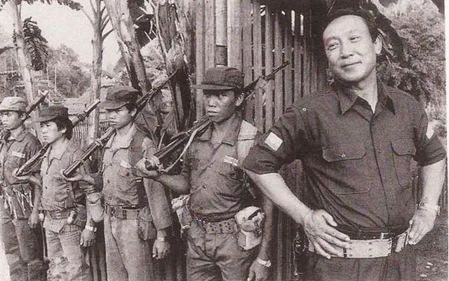 毒枭坤沙:大毒枭坤沙：为邀功亲手除岳父，手握六个师兵力，从不伤害中国人