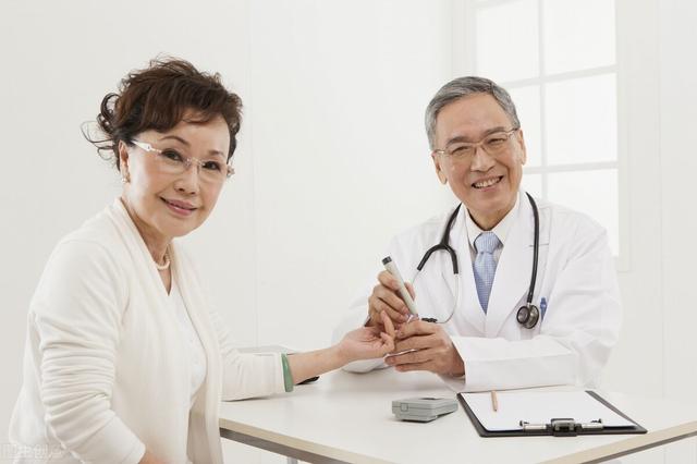 42岁女士，只用2个月，餐后血糖从10降到5！学学她的3种降糖方法