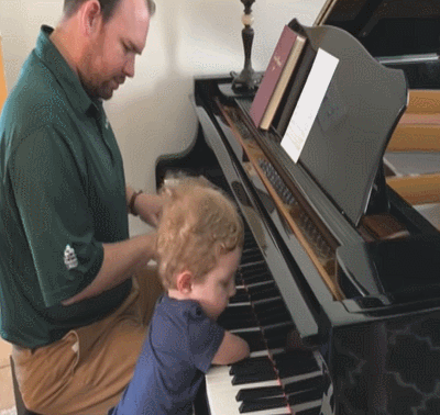 B超婴儿无四肢，18岁妈妈拒绝堕胎，冒险生子，把孩子养成男子汉