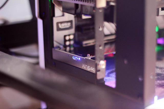 读写最高2000MB/s，小巧还有三防设计 - 金士顿移动固态硬盘XS2000
