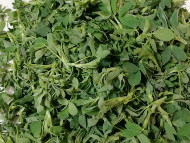 女性怕衰老，多吃4种食物，滋阴补肝，排毒养血，滋养女性子宫