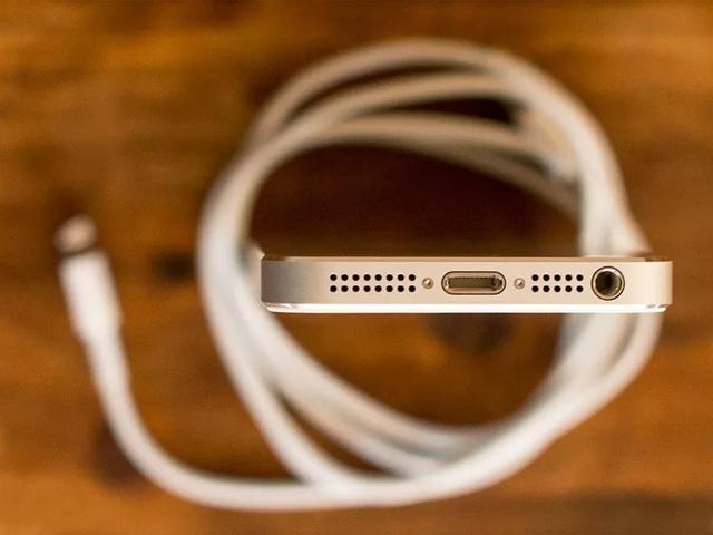 充電接口統一，iPhone 改用 USB-C？