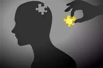 不洗手、顶撞妈妈，被拽头发扇耳光，那个身壮如牛的爸爸真可怜