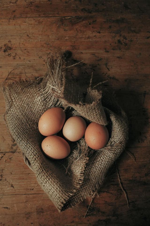 鸡蛋一天到底吃几个？