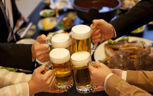 依照中医学的相关经验，当代人喝酒应当注意什么？不妨了解一下