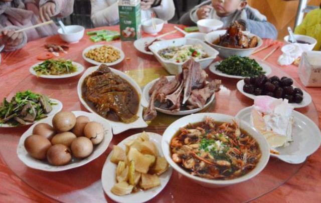 孕妈不在婚礼邀请名单中，朋友的解释让她很委屈：怀孕不能去吗？