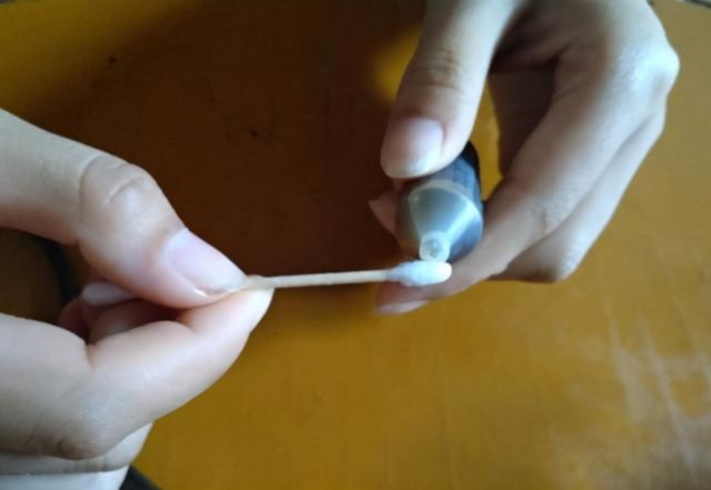 睡前把藿香正气水抹在脚底，或会收获这3大好处，不妨一试