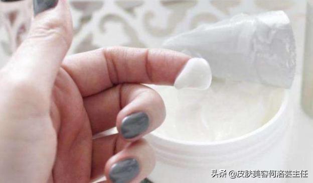 胳膊一块块鸡皮疙瘩怎么回事