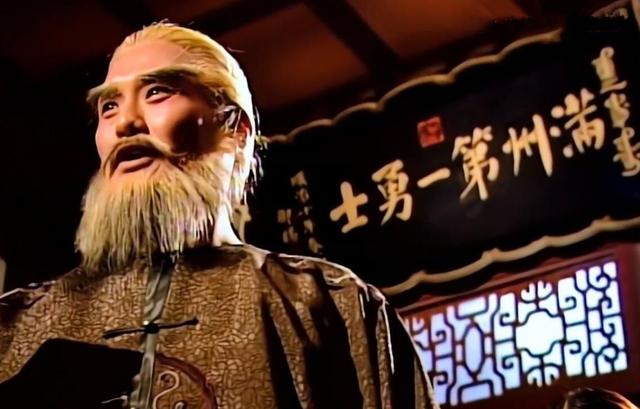 鳌拜手握重兵40万，却为何至死不肯造反？看看他背后的靠山