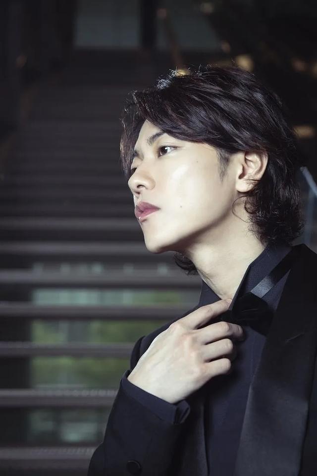 日本最帅"抖s医生"连爆热搜!