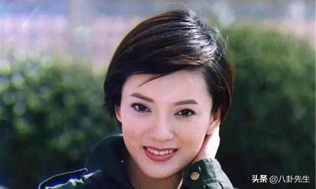 大陶红:折腾脸后颜值大跌的8位女星：多数已过气，有人嘴都歪了