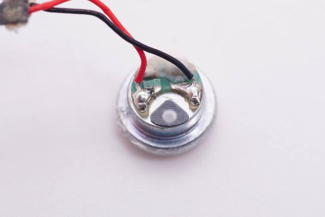 采用高通QCC3040蓝牙主控，omthing首款降噪耳机AirFree2拆解报告