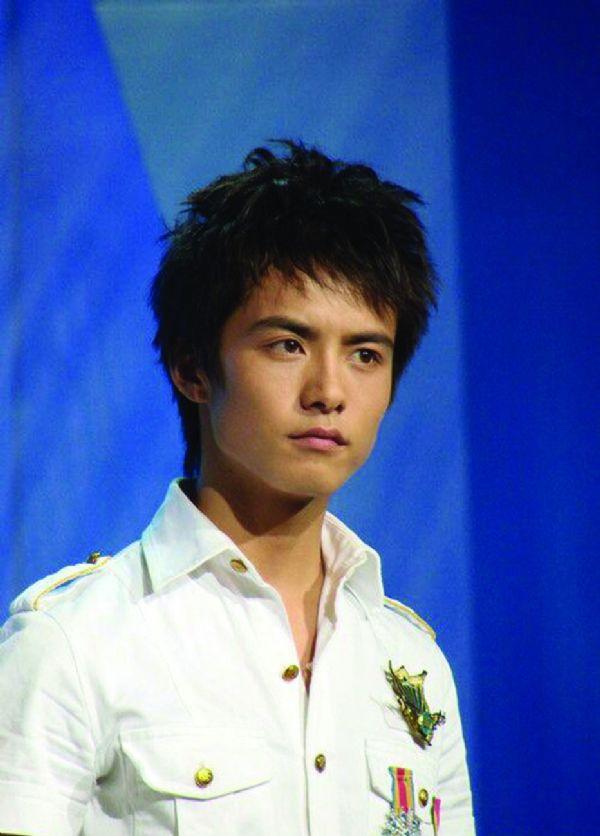 这6个明星明明是纯天然，却像极了整容脸，你看走眼几个？