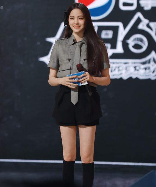 欧阳娜娜aj(欧阳娜娜aj穿搭)