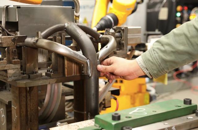 绿源推出2款豪华电动车，配9.2寸悬浮仪表，120公里持久续航