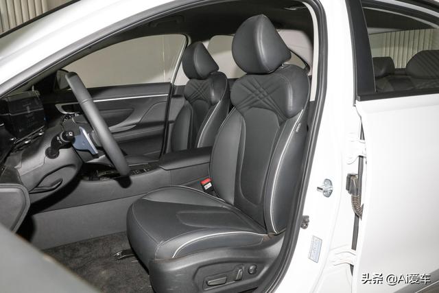 满电520公里续航，低价高配三厢家轿，合资品质，实拍名图新能源