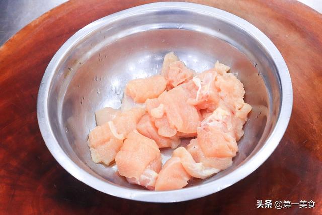 十塊錢能炒一盤的鮑汁燜雞，營養豐富、鮮香滑嫩，學會在家天天吃 健身 第3张