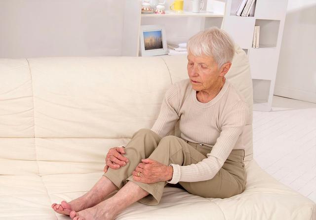 医生坦言：很多病其实并不算病，只是人老了而已，无需过度治疗