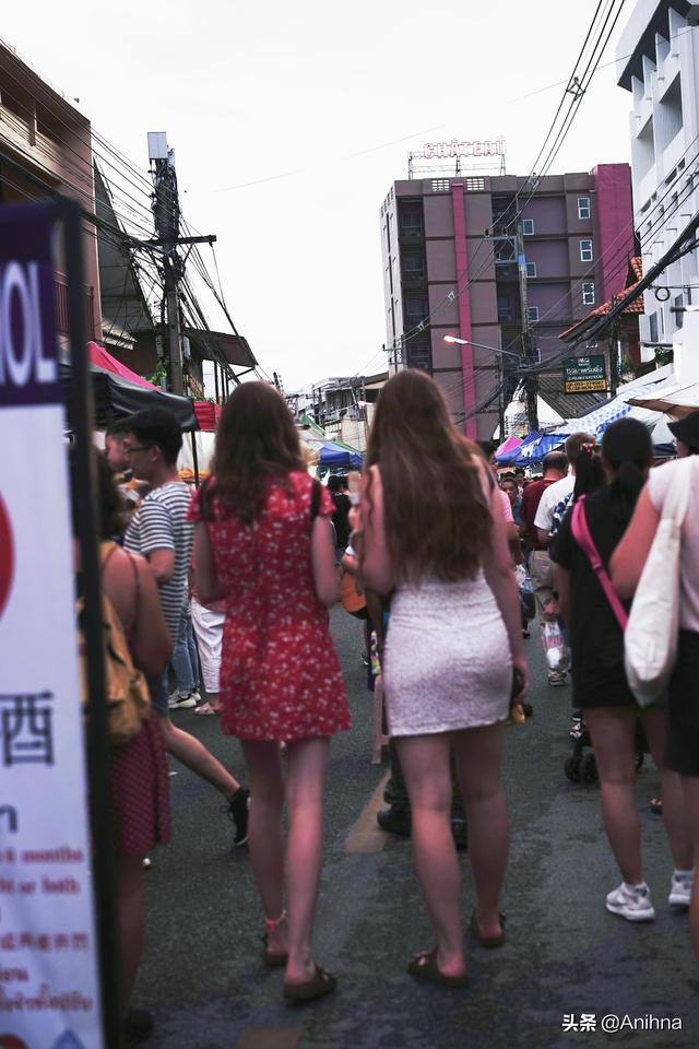 清邁周日夜市，讓你體驗一把清邁的熱情，旅行攻略