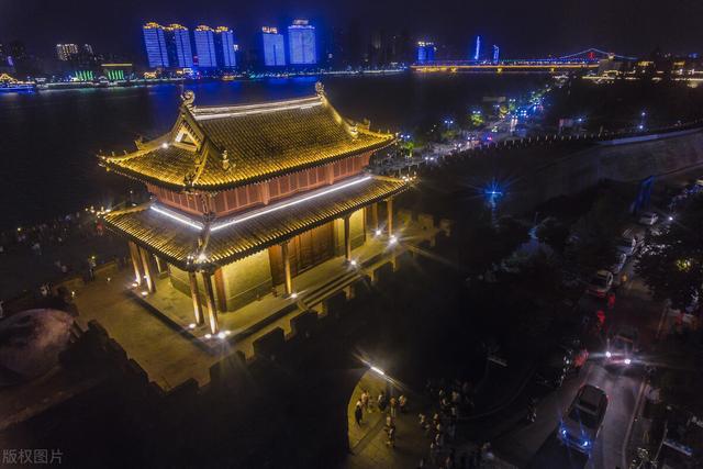 湖北优化城镇体系，将建1个一级城市、2个二级城市、13个三级城市