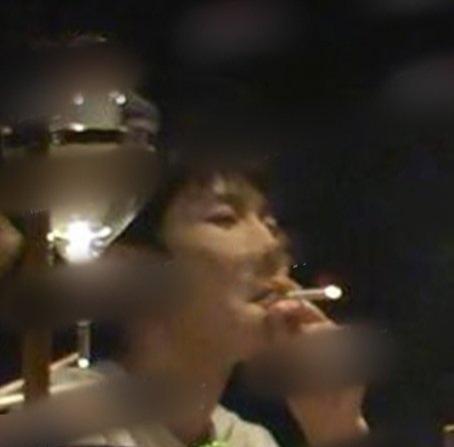 王源现在还在抽烟吗（王源现在还抽烟吗）