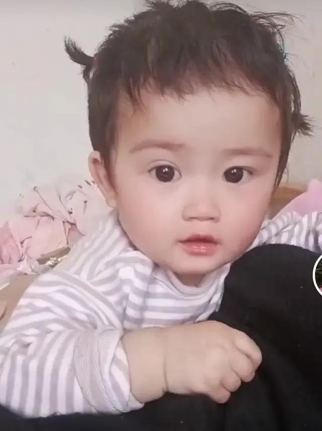 孩子奶奶说宝宝眼睛大不好看，说过好几回了