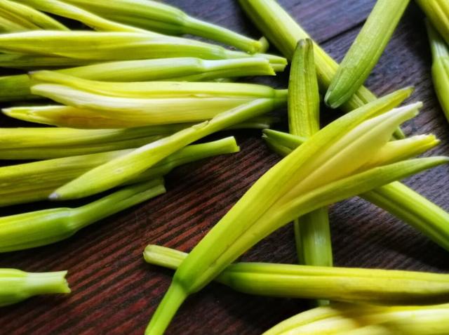 成人吃50g鲜黄花菜就可能中毒菜无毒毒怎么来的如何避免