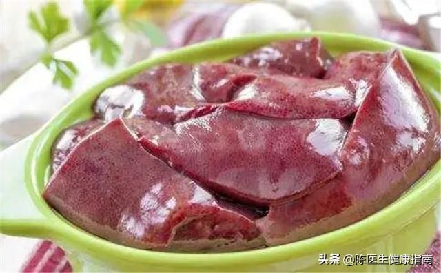 维生素B12不仅补气血还能养眼睛？中老年怎么样正确补维生素B12？