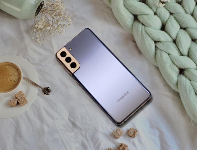 Galaxy S21梵梦紫体验报告：实力不俗，更爱颜值