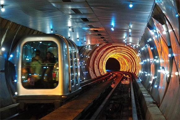 外滩隧道穿越视频（外滩隧道视频）